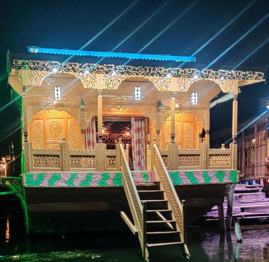 Royal Houseboat Hotel Srinagar  Exterior photo